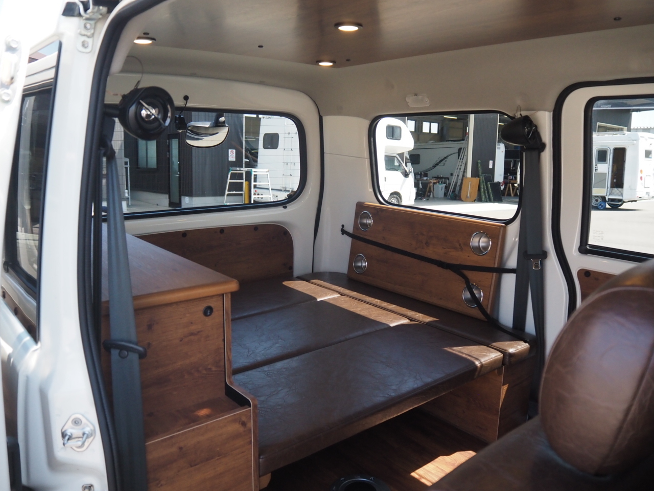 キャンピングカー バンコン ﾀｳﾝｴｰｽ ｻﾝﾀﾛｰｻﾞ ﾓﾉﾛｰｸﾞ 4WD 