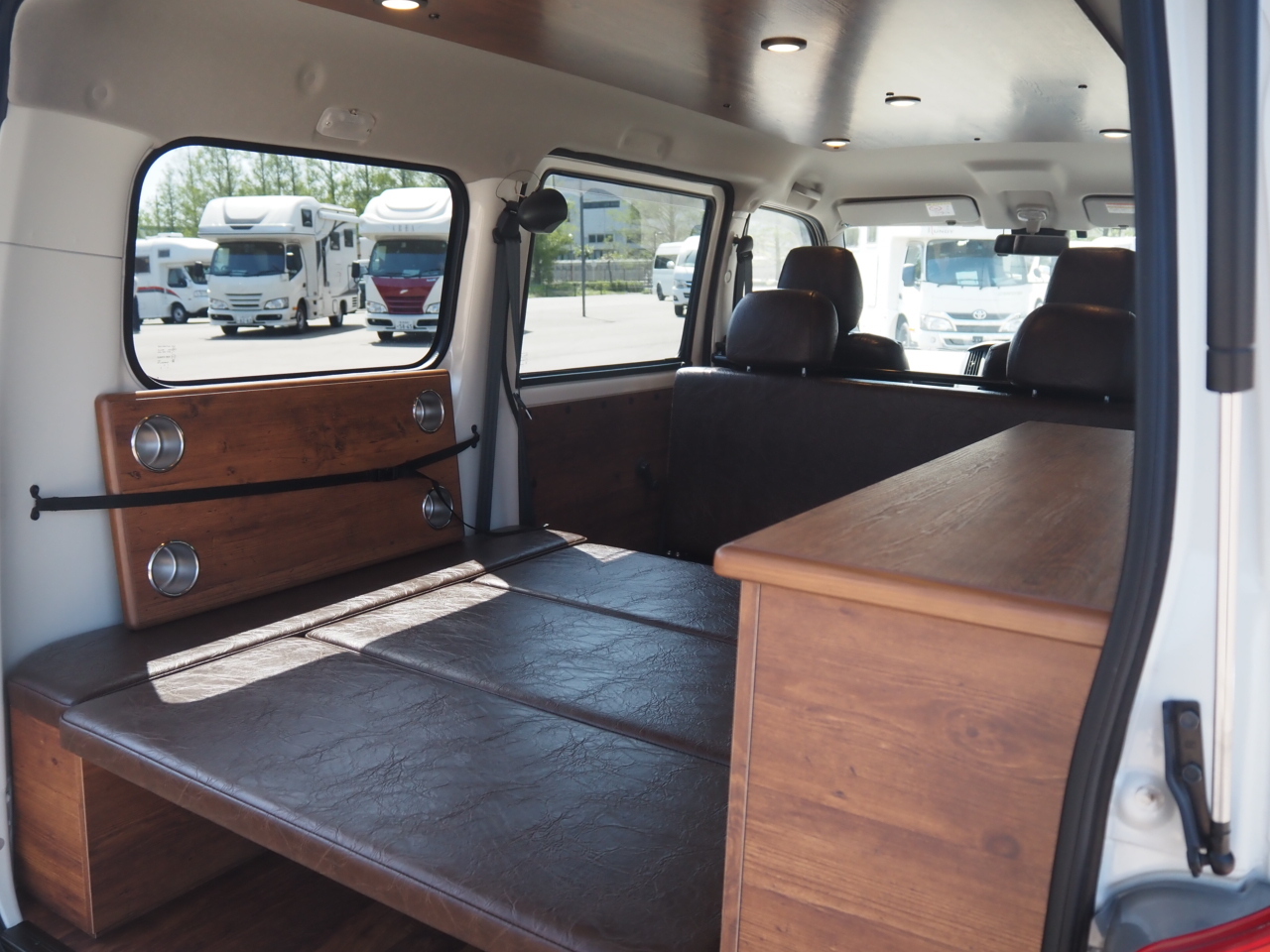 キャンピングカー バンコン ﾀｳﾝｴｰｽ ｻﾝﾀﾛｰｻﾞ ﾓﾉﾛｰｸﾞ 4WD 