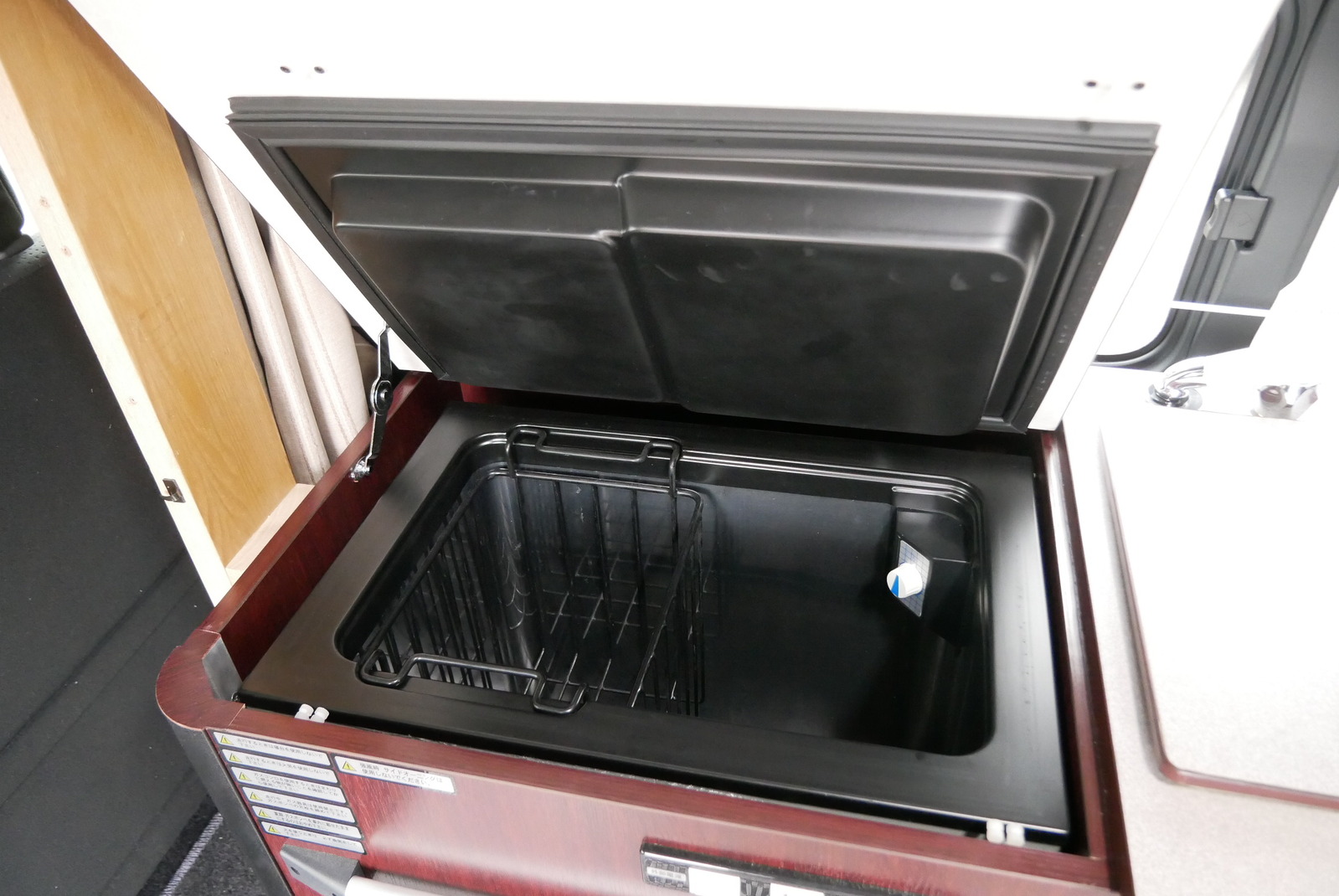 キャンピングカー バンコン ﾚｼﾞｱｽｴｰｽ ﾅｯﾂRV ﾗﾃﾞｨｯｼｭ FFﾋｰﾀｰ