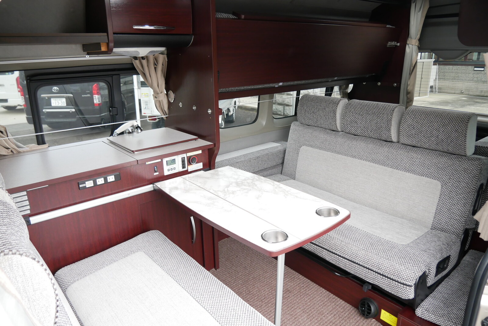 キャンピングカー バンコン ﾚｼﾞｱｽｴｰｽ ﾅｯﾂRV ﾗﾃﾞｨｯｼｭ FFﾋｰﾀｰ