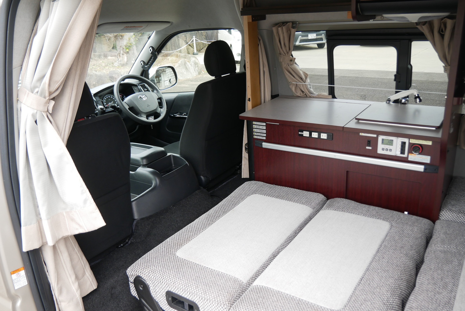 キャンピングカー バンコン ﾚｼﾞｱｽｴｰｽ ﾅｯﾂRV ﾗﾃﾞｨｯｼｭ FFﾋｰﾀｰ