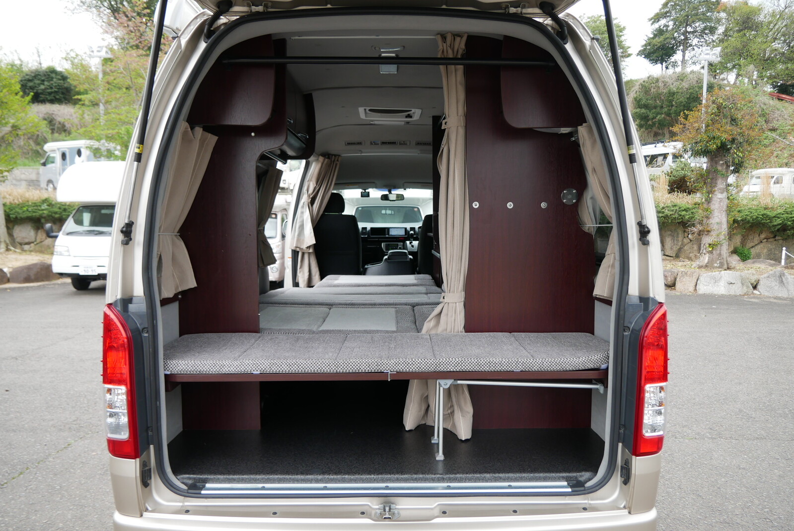 キャンピングカー バンコン ﾚｼﾞｱｽｴｰｽ ﾅｯﾂRV ﾗﾃﾞｨｯｼｭ FFﾋｰﾀｰ