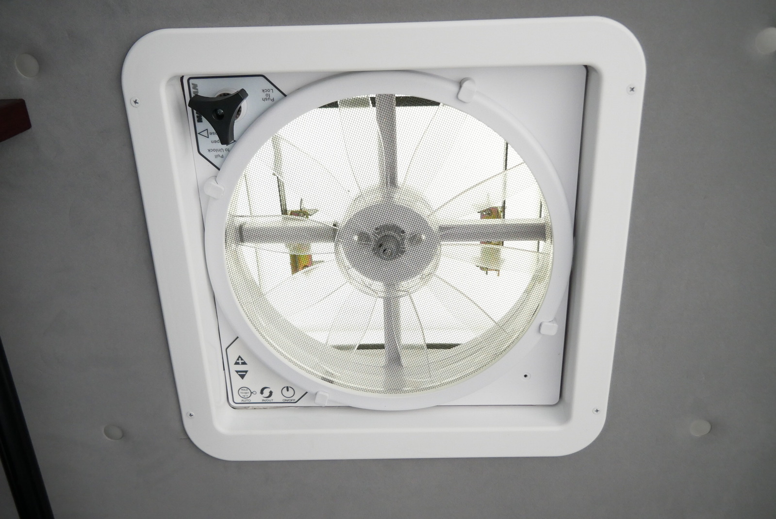 キャンピングカー バンコン ﾚｼﾞｱｽｴｰｽ ﾅｯﾂRV ﾗﾃﾞｨｯｼｭ FFﾋｰﾀｰ