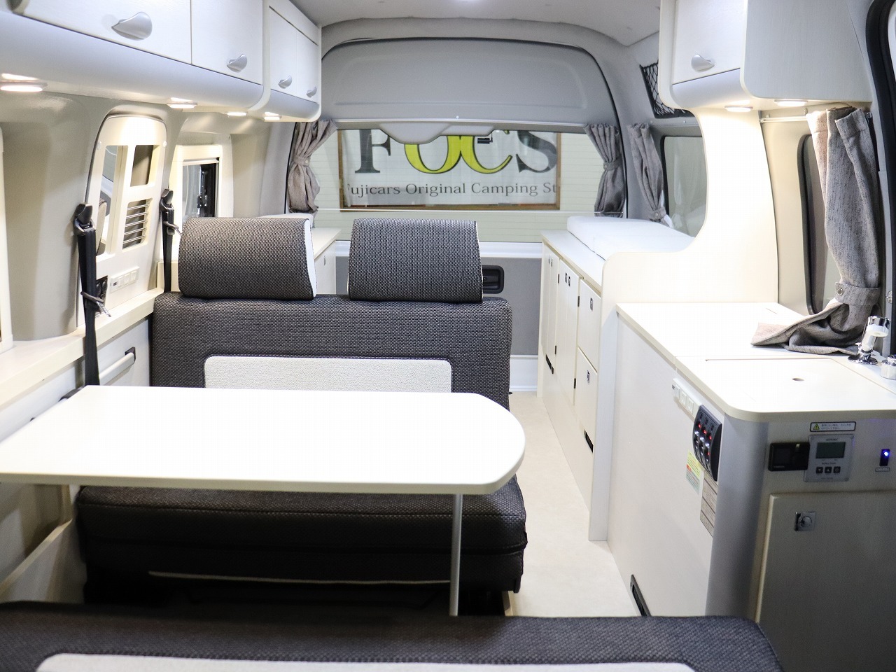 キャンピングカー バンコン ﾊｲｴｰｽ ﾅｯﾂRV ﾘｰｸⅡ 4WD　FF