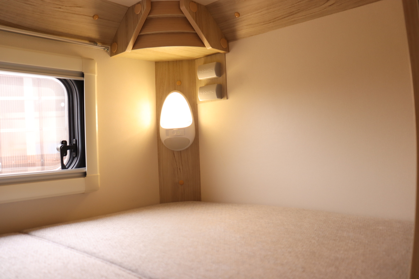 キャンピングカー キャブコン ｶﾑﾛｰﾄﾞ ﾅｯﾂRVｸﾚｿﾝｼﾞｬｰﾆｰ ｴﾎﾞﾗｲﾄ