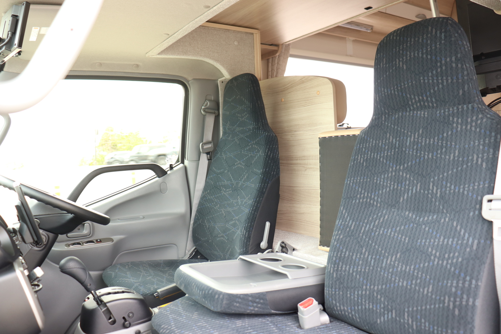 キャンピングカー キャブコン ｶﾑﾛｰﾄﾞ ﾅｯﾂRVｸﾚｿﾝｼﾞｬｰﾆｰ ｴﾎﾞﾗｲﾄ