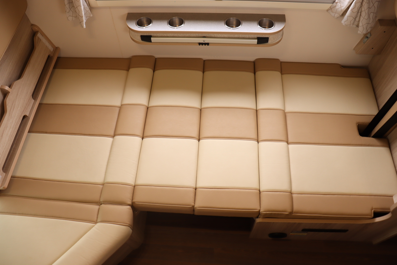 キャンピングカー キャブコン ｶﾑﾛｰﾄﾞ ﾅｯﾂRVｸﾚｿﾝｼﾞｬｰﾆｰ ｴﾎﾞﾗｲﾄ