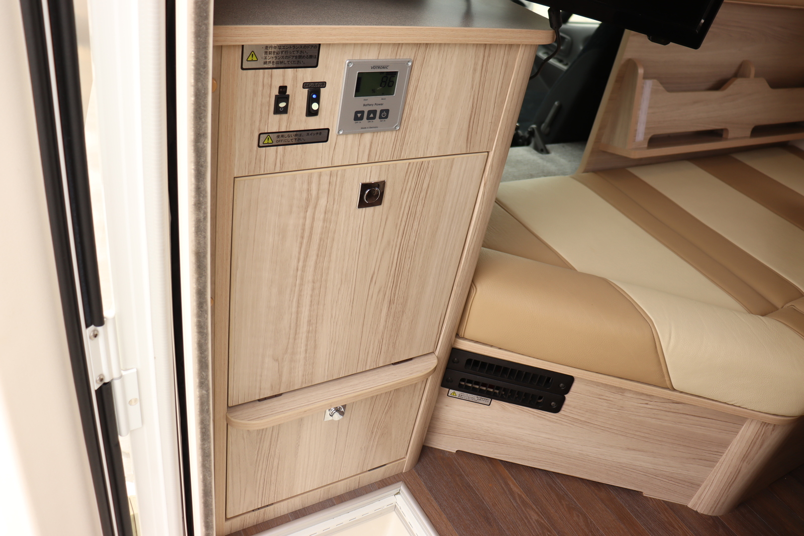 キャンピングカー キャブコン ｶﾑﾛｰﾄﾞ ﾅｯﾂRVｸﾚｿﾝｼﾞｬｰﾆｰ ｴﾎﾞﾗｲﾄ