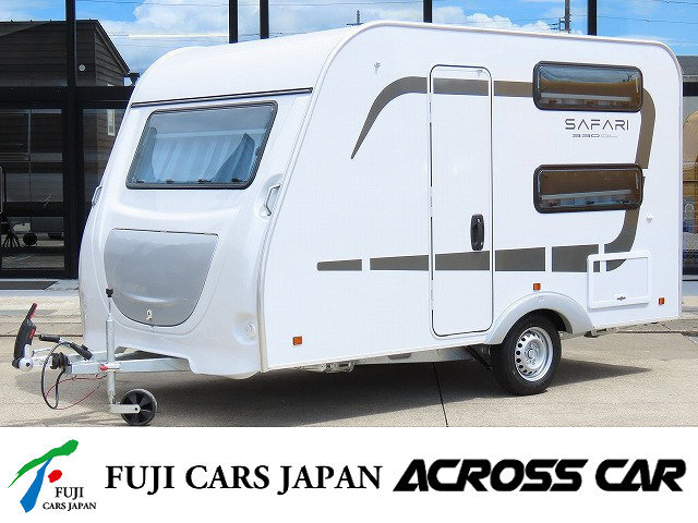 キャンピングカー トレーラー アクロスカー サファリ330DL 牽引免許不要 新車即納