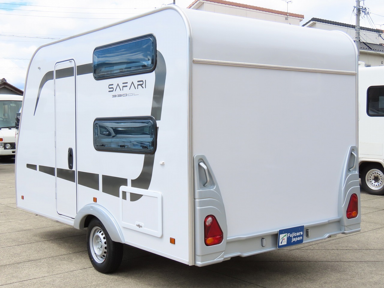 キャンピングカー トレーラー ｱｸﾛｽｶｰ ｻﾌｧﾘ330DL 牽引免許不要 新車即納
