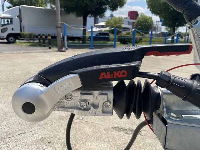 キャンピングカー トレーラー ｱｸﾛｽｶｰ　ｻﾌｧﾘ　330DL　新車即納
