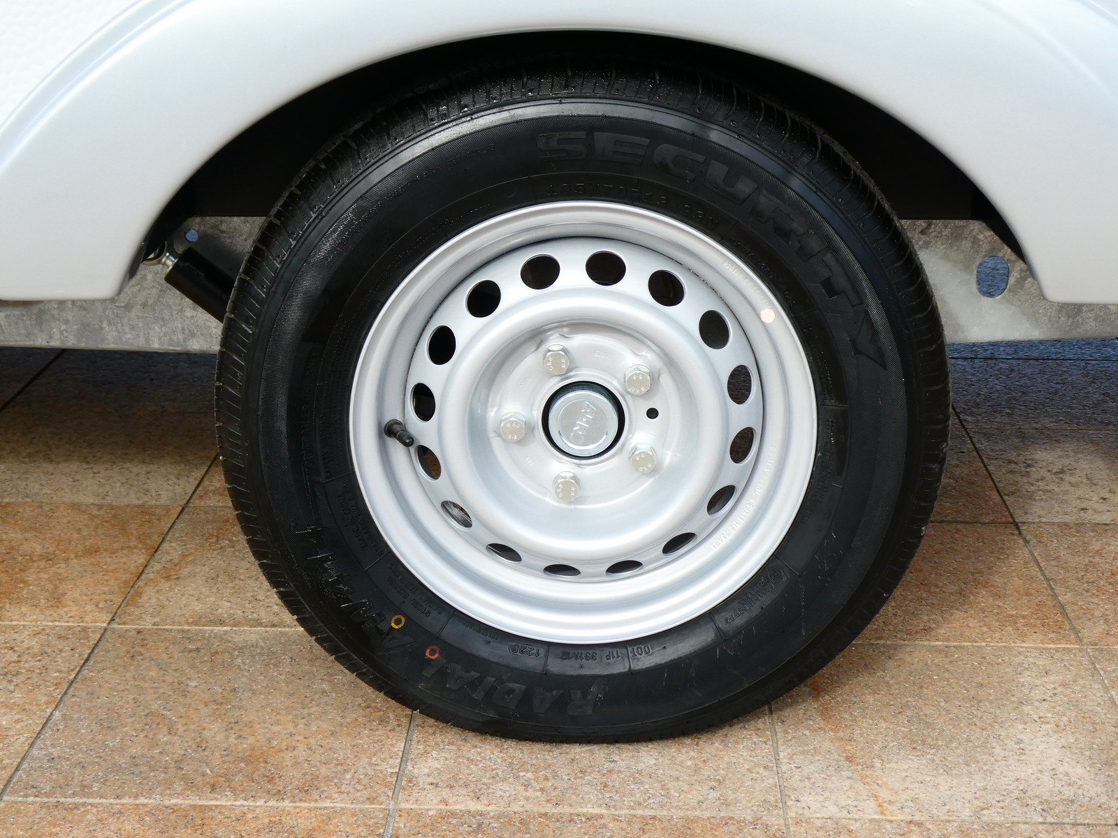 キャンピングカー トレーラー ｻﾌｧﾘ　430DD　けん引免許不要【OP注意】　新車即納