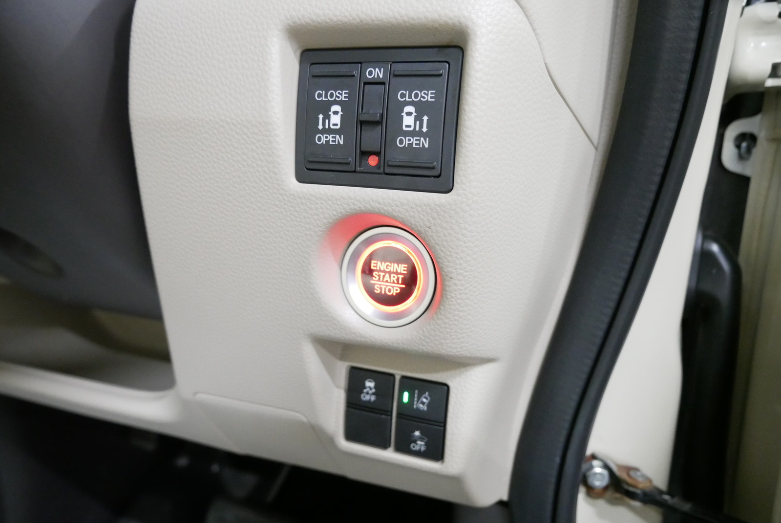 キャンピングカー 軽キャンパー N-BOX ﾎﾜｲﾄﾊｳｽ ｷｬﾝﾊﾟｰﾈｵ