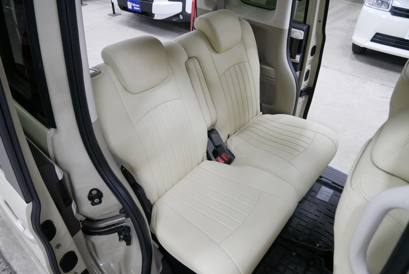 キャンピングカー 軽キャンパー N-BOX ﾎﾜｲﾄﾊｳｽ ｷｬﾝﾊﾟｰﾈｵ