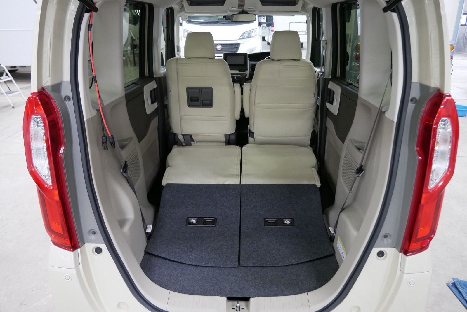 キャンピングカー 軽キャンパー N-BOX ﾎﾜｲﾄﾊｳｽ ｷｬﾝﾊﾟｰﾈｵ