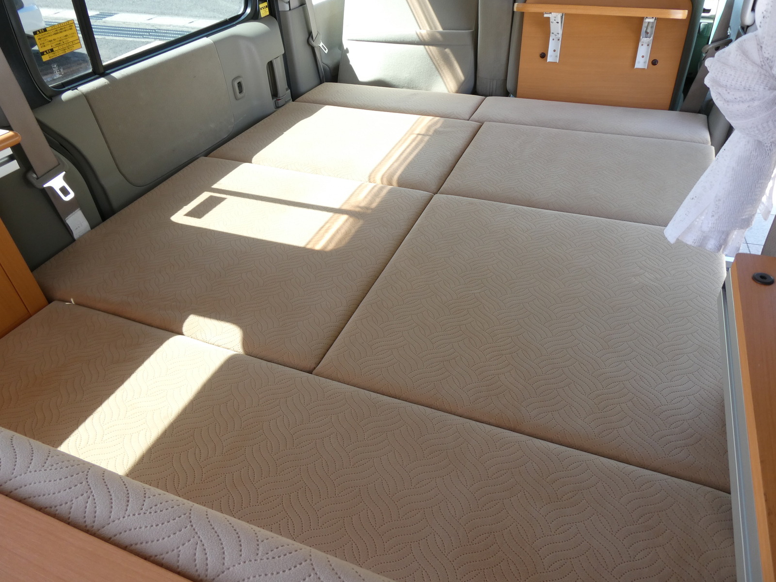 キャンピングカー 軽キャンパー ｶｽﾀﾑﾀｰﾎﾞRS　ﾗｸﾈﾙ　ｻﾌﾞﾊﾞｯﾃﾘｰ　4連換気ﾌｧﾝ