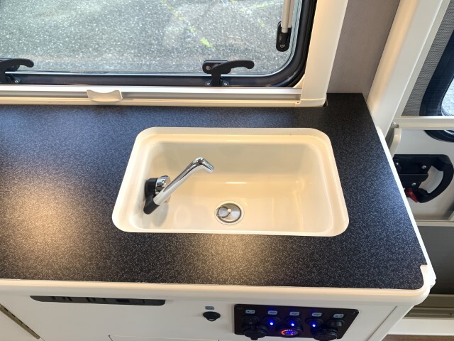 キャンピングカー 軽キャンパー 新相武 ﾓｰﾆﾝｸﾞﾜﾝ ﾎﾟｯﾌﾟUP 12Vｴｱｺﾝ