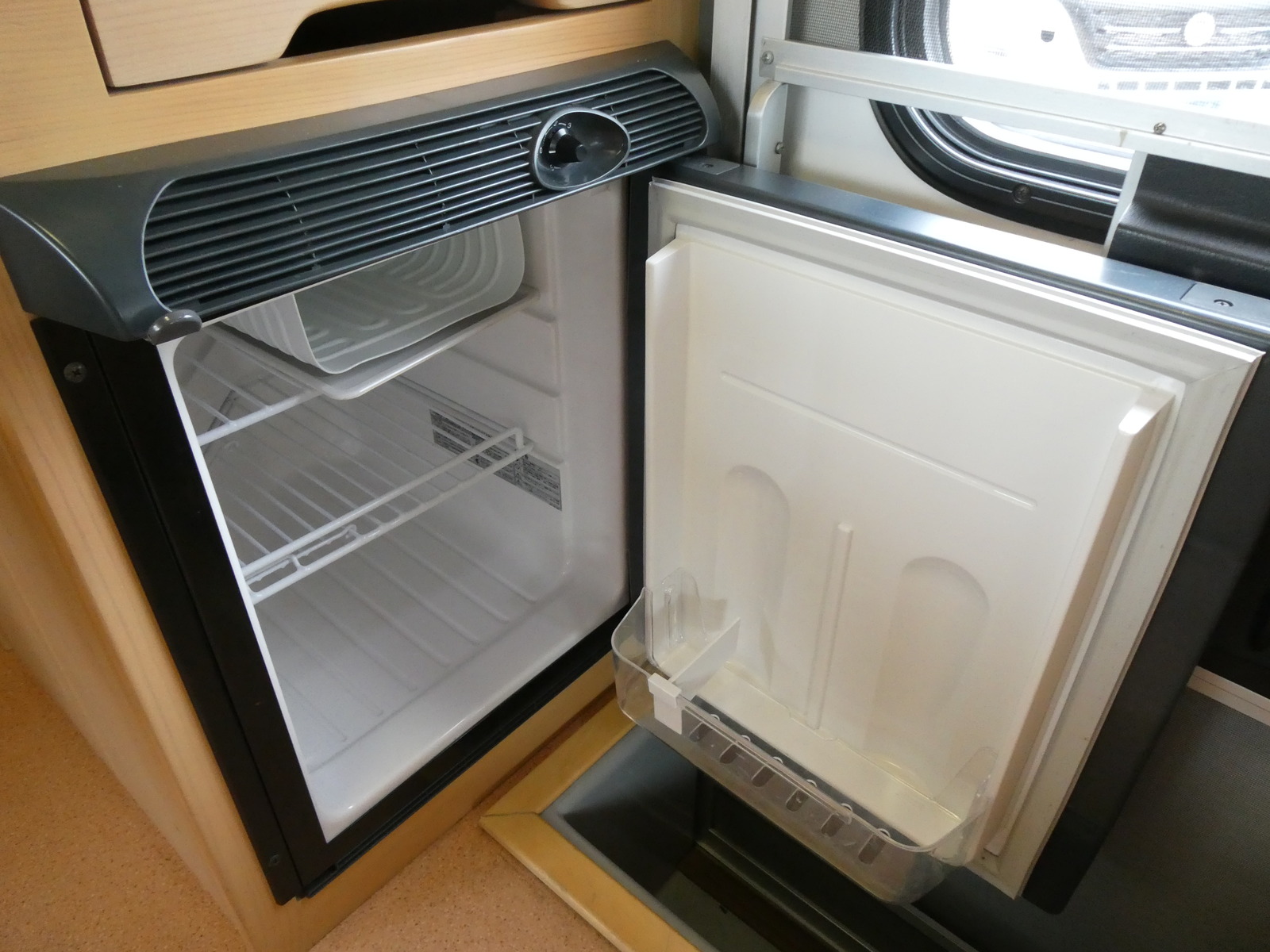 キャンピングカー キャブコン 【要現車確認必須】AZ-MAX　ｴﾑﾎﾙｰｳﾞｧ