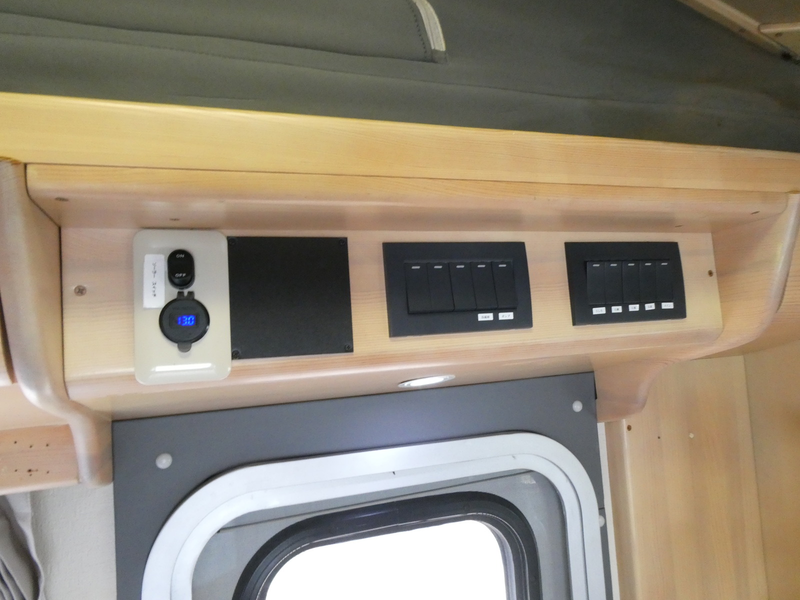 キャンピングカー キャブコン 【要現車確認必須】AZ-MAX　ｴﾑﾎﾙｰｳﾞｧ