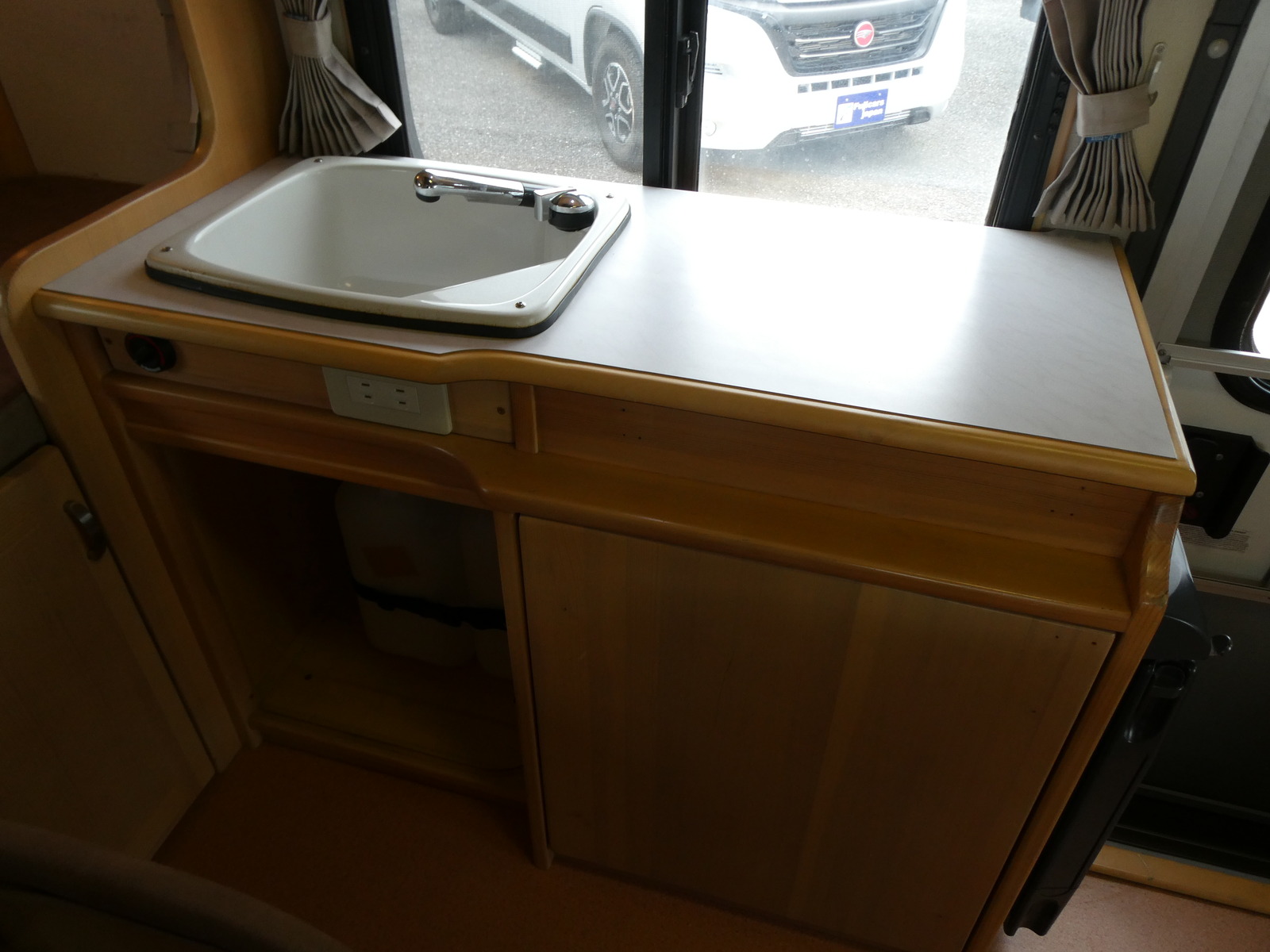 キャンピングカー キャブコン 【要現車確認必須】AZ-MAX　ｴﾑﾎﾙｰｳﾞｧ