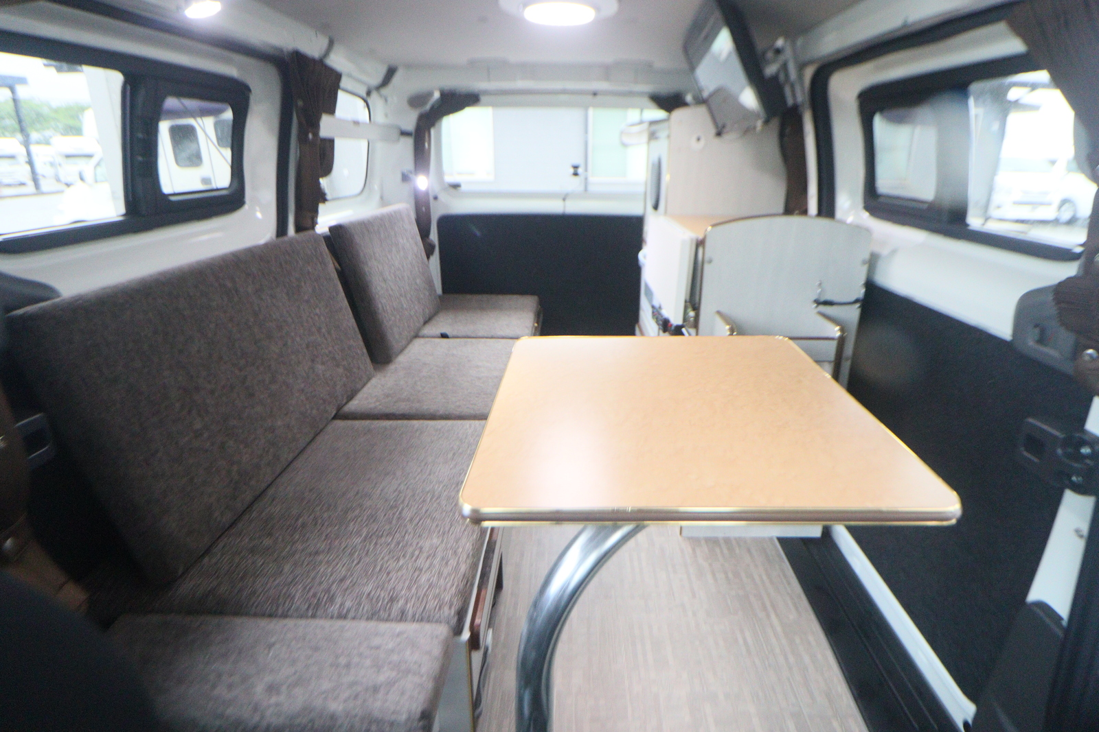 キャンピングカー バンコン NV200ﾊﾞﾈｯﾄ ﾘﾝｴｲ ﾊﾞｶﾝﾁｪｽNひとり旅