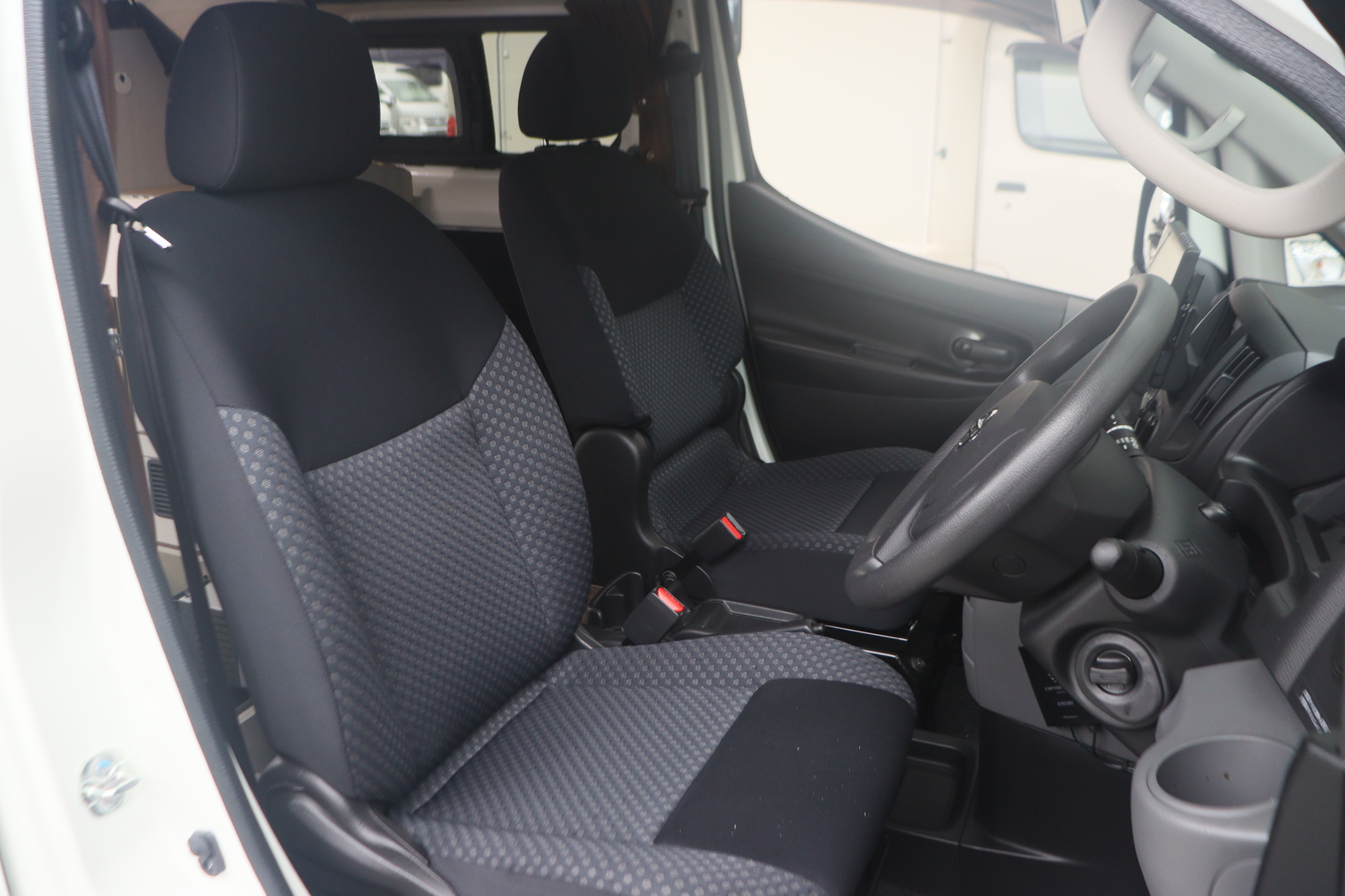 キャンピングカー バンコン NV200ﾊﾞﾈｯﾄ ﾘﾝｴｲ ﾊﾞｶﾝﾁｪｽNひとり旅