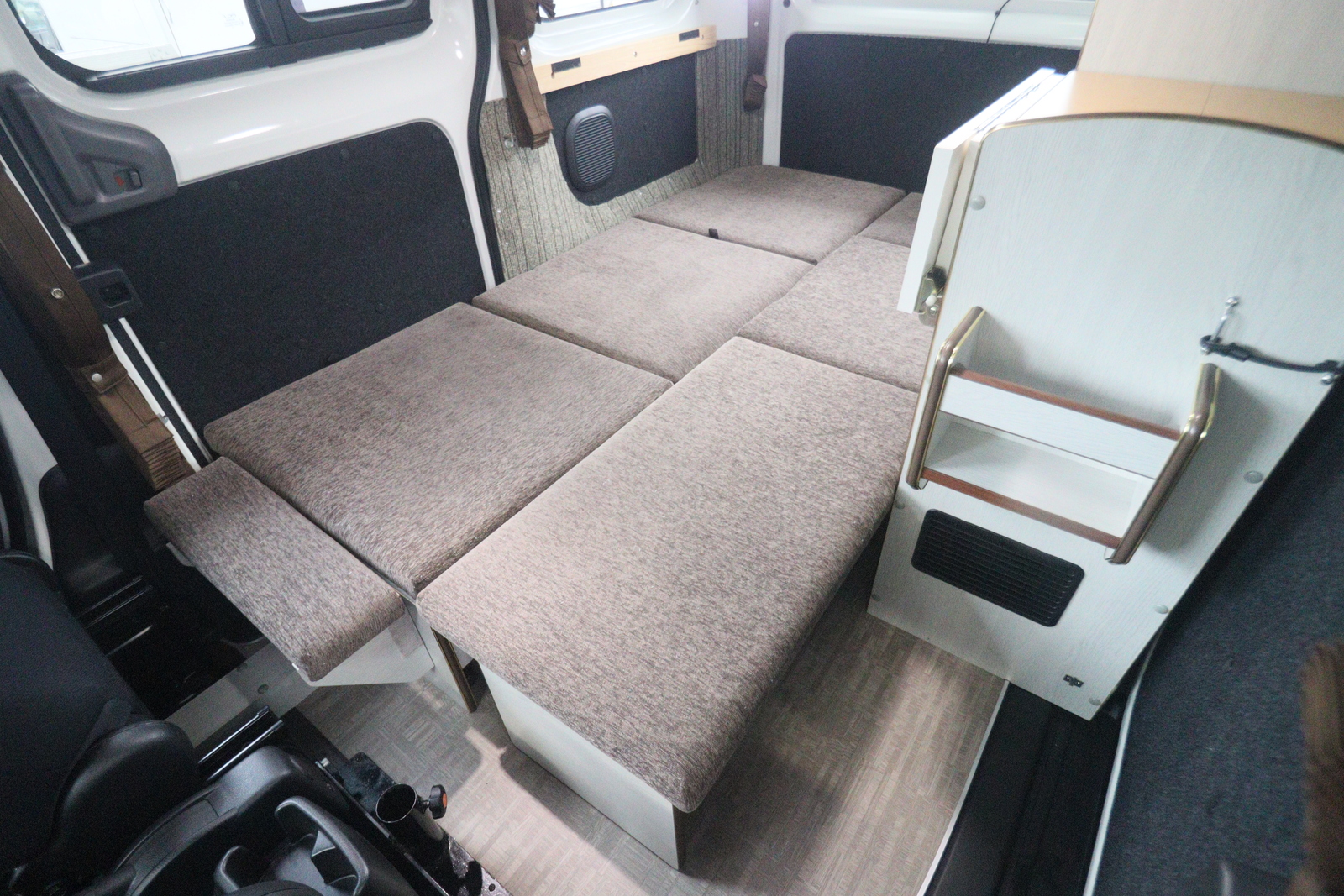 キャンピングカー バンコン NV200ﾊﾞﾈｯﾄ ﾘﾝｴｲ ﾊﾞｶﾝﾁｪｽNひとり旅