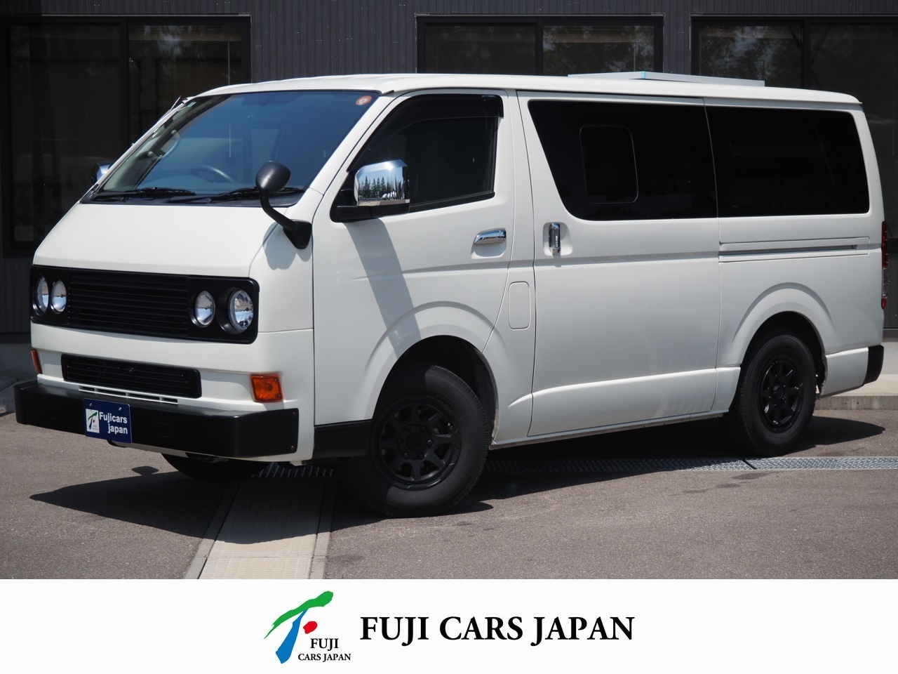 キャンピングカー バンコン ハイエース リンエイ ファシールバカンチェスリッツ 4WD