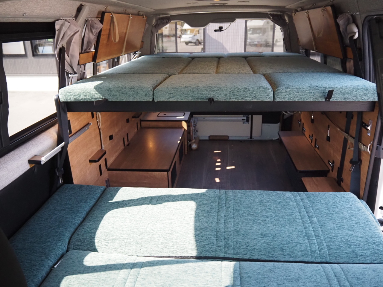 キャンピングカー バンコン ﾊｲｴｰｽ ﾘﾝｴｲ ﾌｧｼｰﾙﾊﾞｶﾝﾁｪｽﾘｯﾂ 4WD