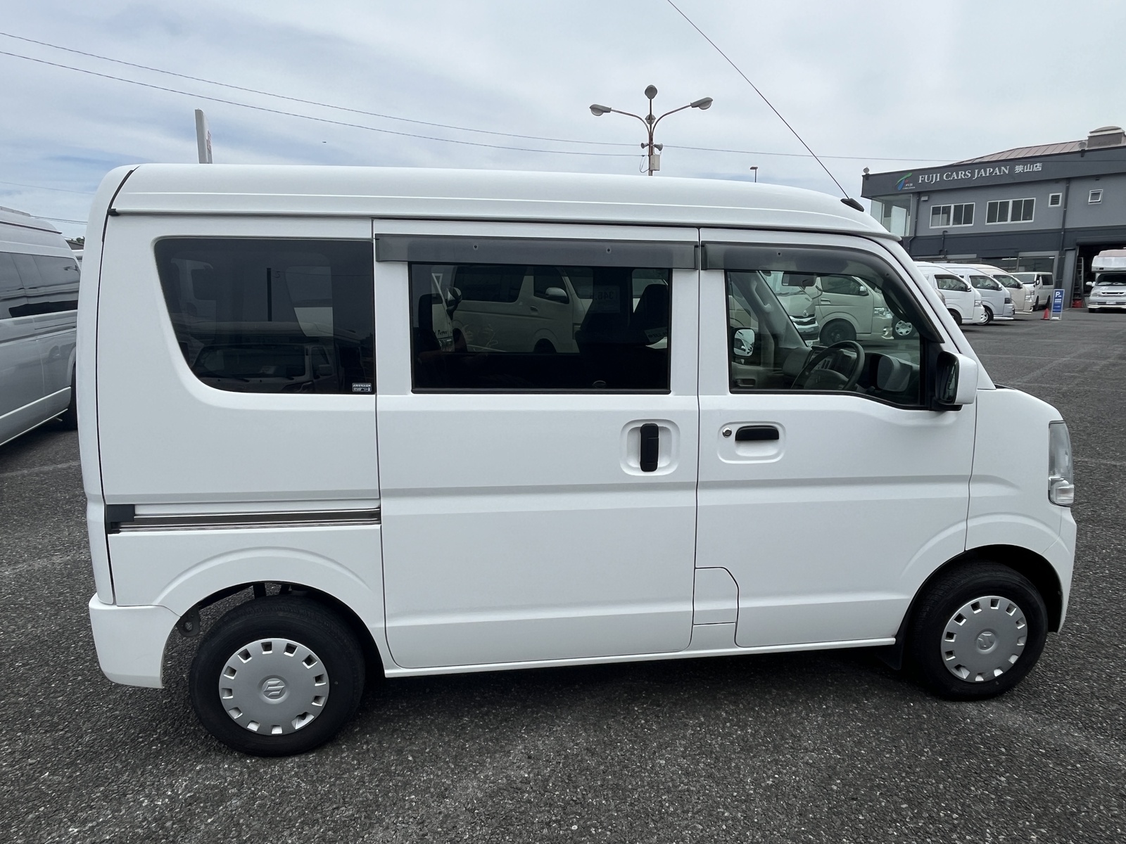 キャンピングカー 軽キャンパー ｴﾌﾞﾘｲ ｱｳｽﾄﾗ ｷｬﾝﾋﾞｰ3 電子ﾚﾝｼﾞ