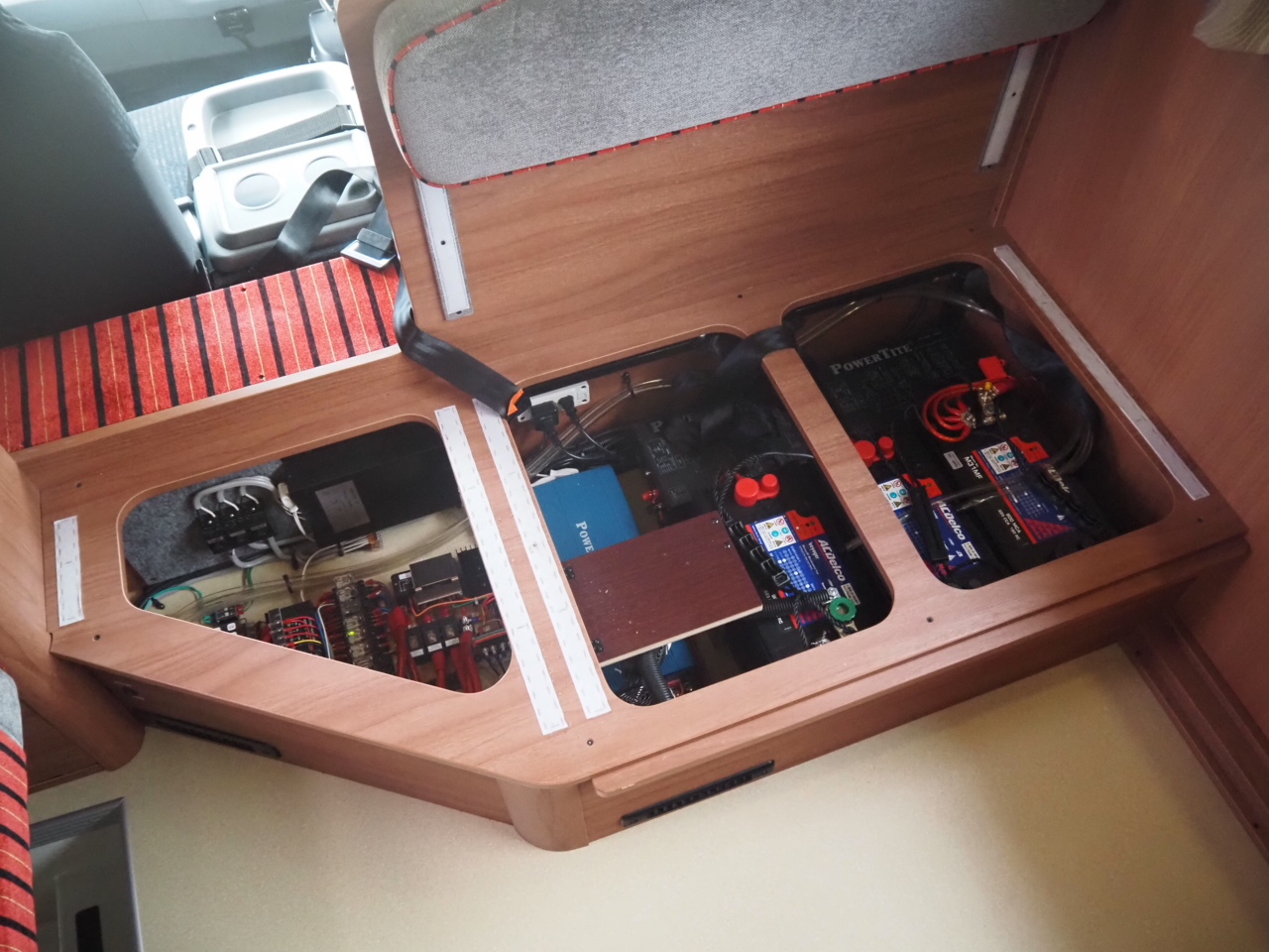 キャンピングカー キャブコン ｶﾑﾛｰﾄﾞﾅｯﾂRVｸﾚｱ5.3Wｴﾎﾞﾘｭｰｼｮﾝ4WD
