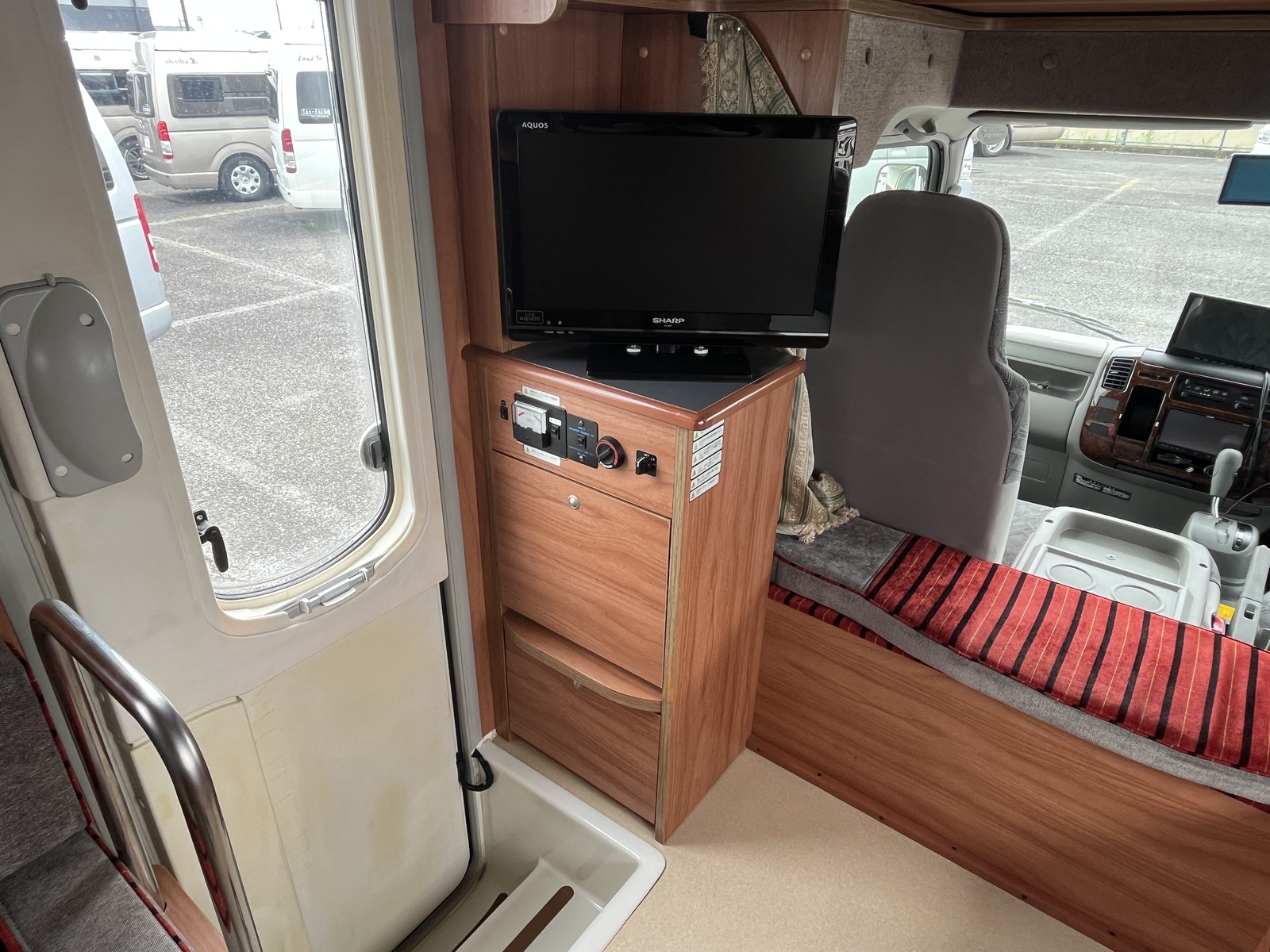 キャンピングカー キャブコン ﾅｯﾂRV ｸﾚｱ5.0R 家庭用AC FFﾋｰﾀｰ 冷蔵庫