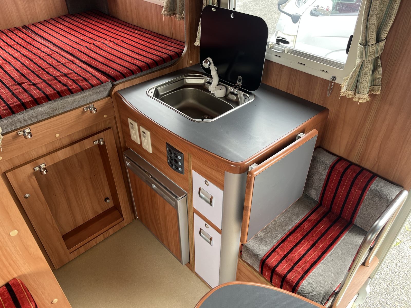 キャンピングカー キャブコン ﾅｯﾂRV ｸﾚｱ5.0R 家庭用AC FFﾋｰﾀｰ 冷蔵庫