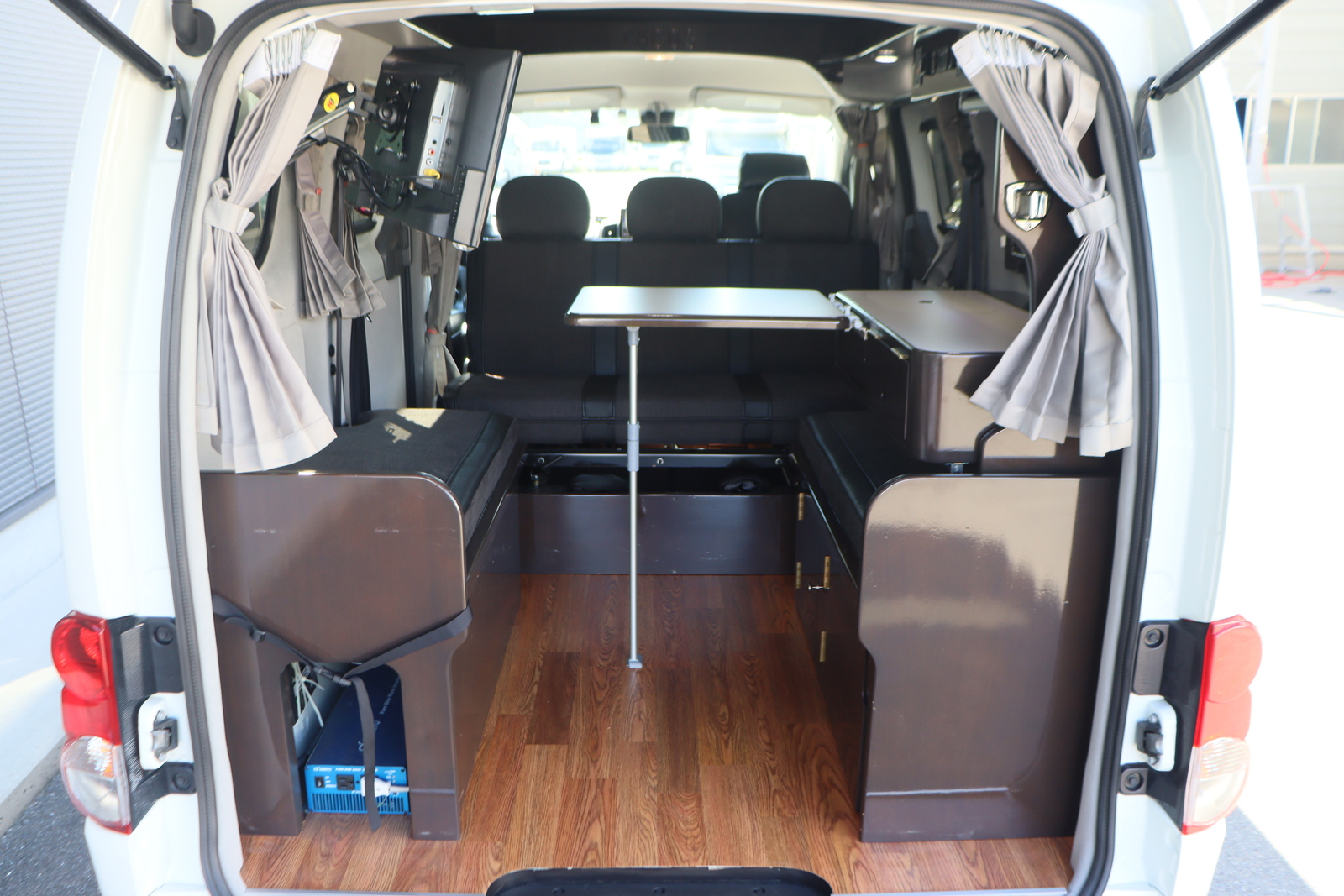 キャンピングカー バンコン NV200ﾊﾞﾈｯﾄ ﾀｺｽ NVｼﾞｬｯｸ