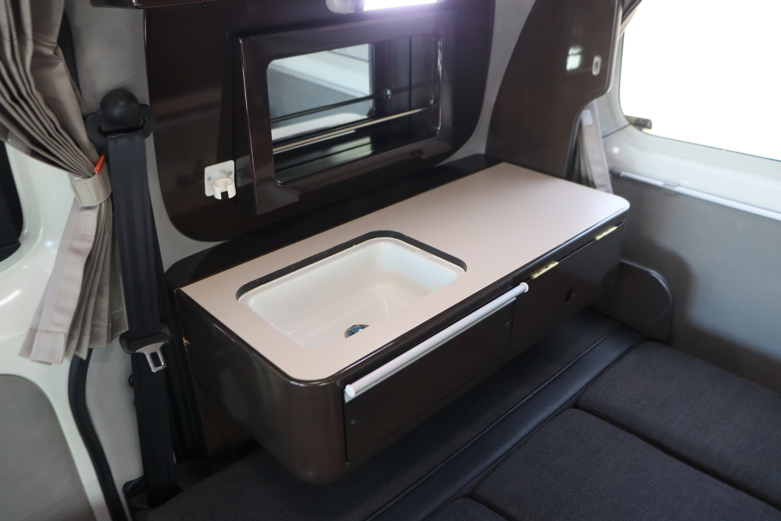 キャンピングカー バンコン NV200ﾊﾞﾈｯﾄ ﾀｺｽ NVｼﾞｬｯｸ