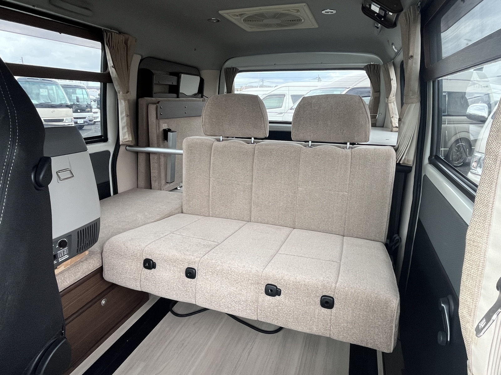 キャンピングカー バンコン ﾌﾛｯﾄﾓﾋﾞｰﾙ ｼｭﾋﾟｰﾚﾝ 4WD FFﾋｰﾀｰ