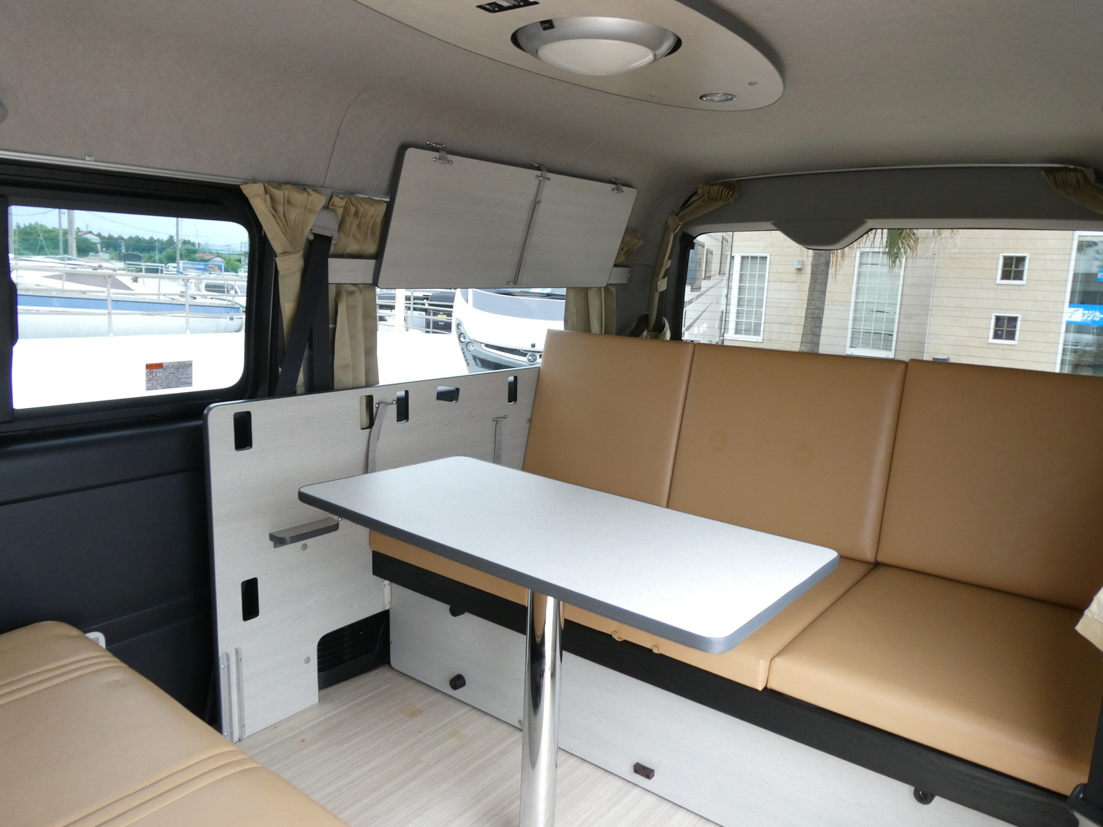 キャンピングカー バンコン ﾘﾝｴｲ　ﾊﾞｶﾝﾁｪｽﾘｯﾂ　4WD　FFﾋｰﾀｰ