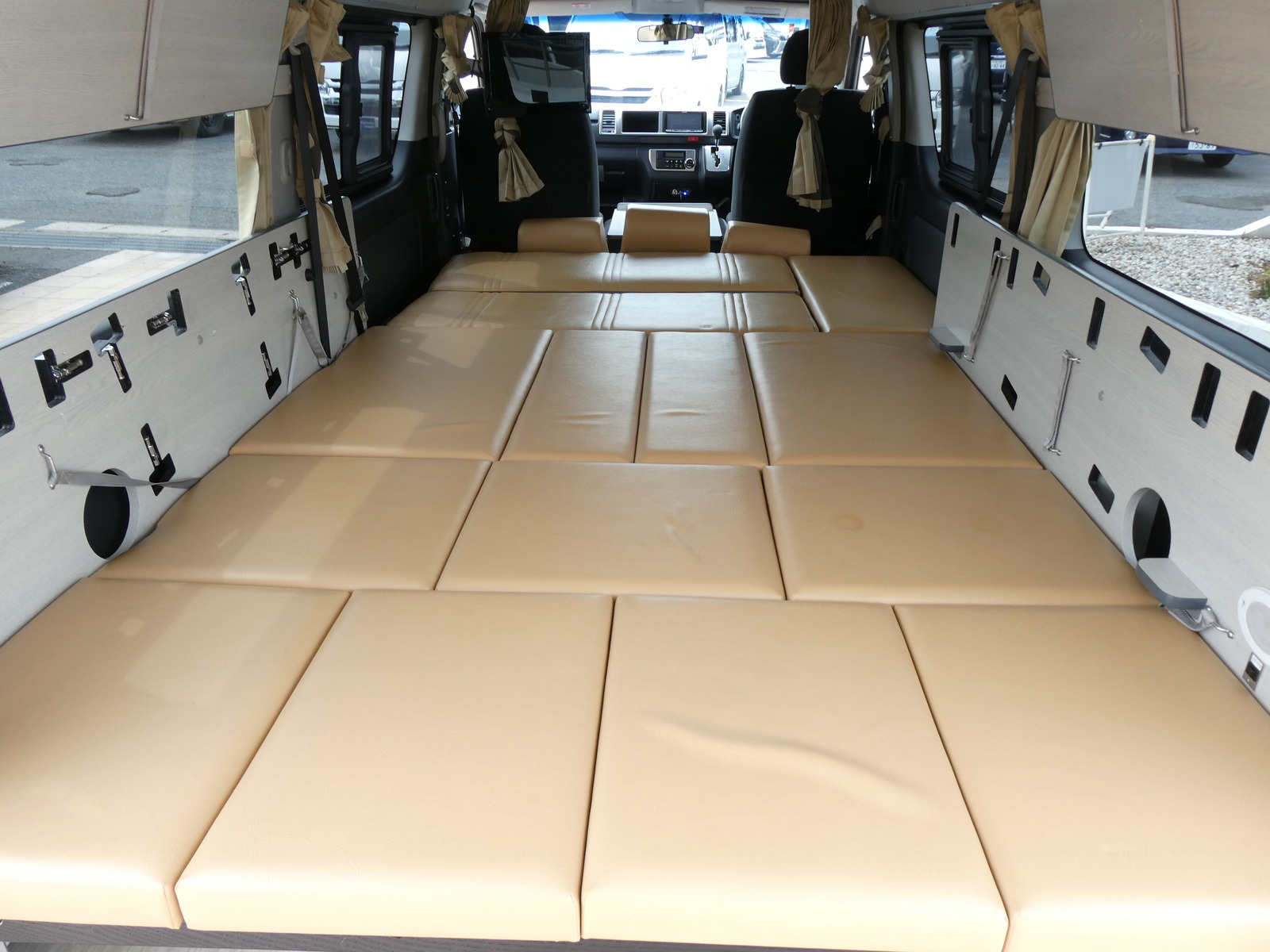 キャンピングカー バンコン ﾘﾝｴｲ　ﾊﾞｶﾝﾁｪｽﾘｯﾂ　4WD　FFﾋｰﾀｰ