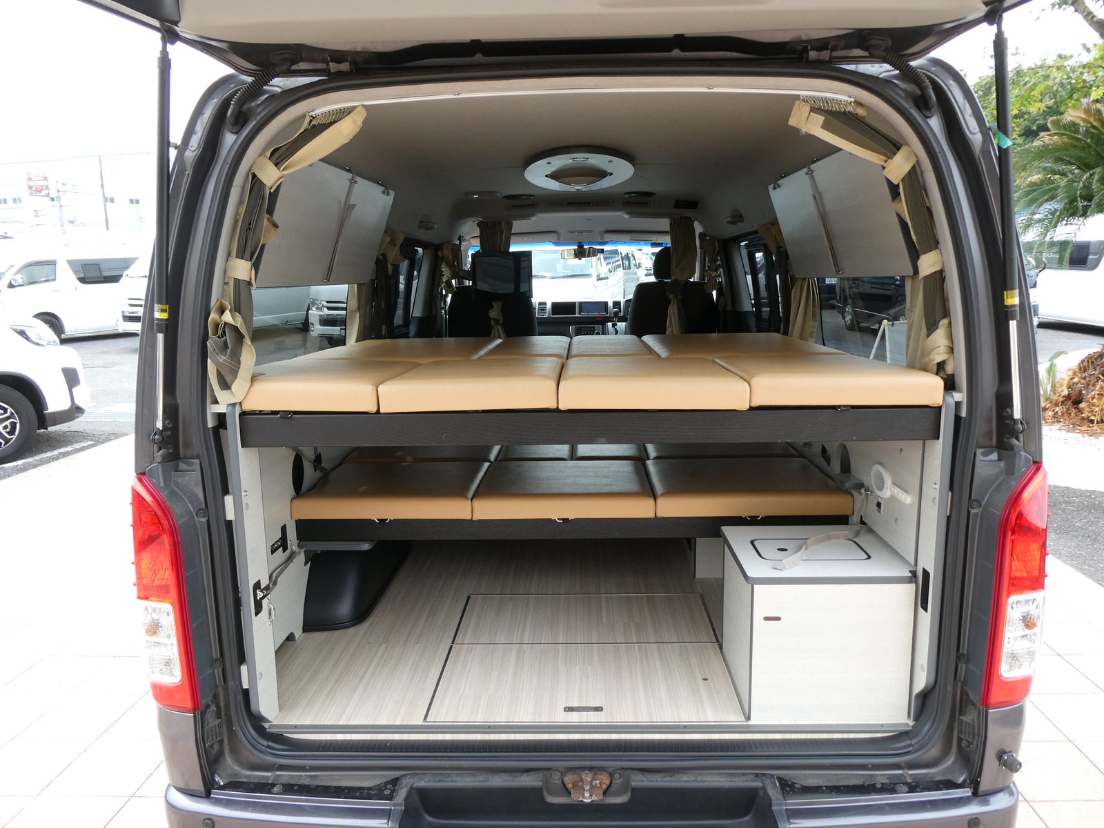 キャンピングカー バンコン ﾘﾝｴｲ　ﾊﾞｶﾝﾁｪｽﾘｯﾂ　4WD　FFﾋｰﾀｰ