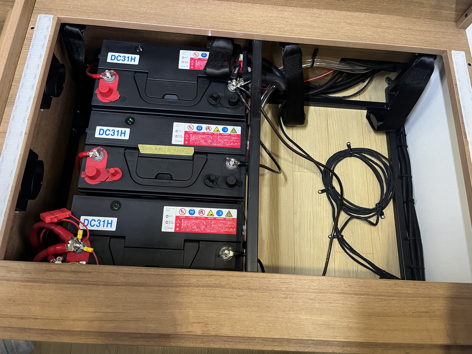 キャンピングカー キャブコン ｶﾑﾛｰﾄﾞ 東和 ｳﾞｫｰﾝﾉｲﾝDC 家AC 1ｵｰﾅｰ