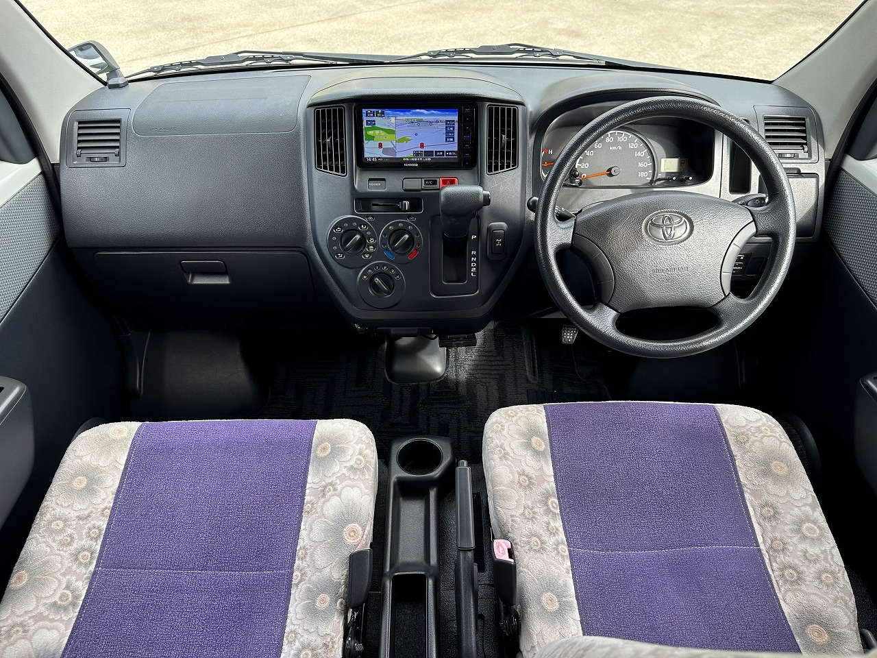 キャンピングカー キャブコン ﾀｳﾝｴｰｽ AZ-MAX ｴﾑﾎﾙｰｳﾞｧ 4WD　FF暖