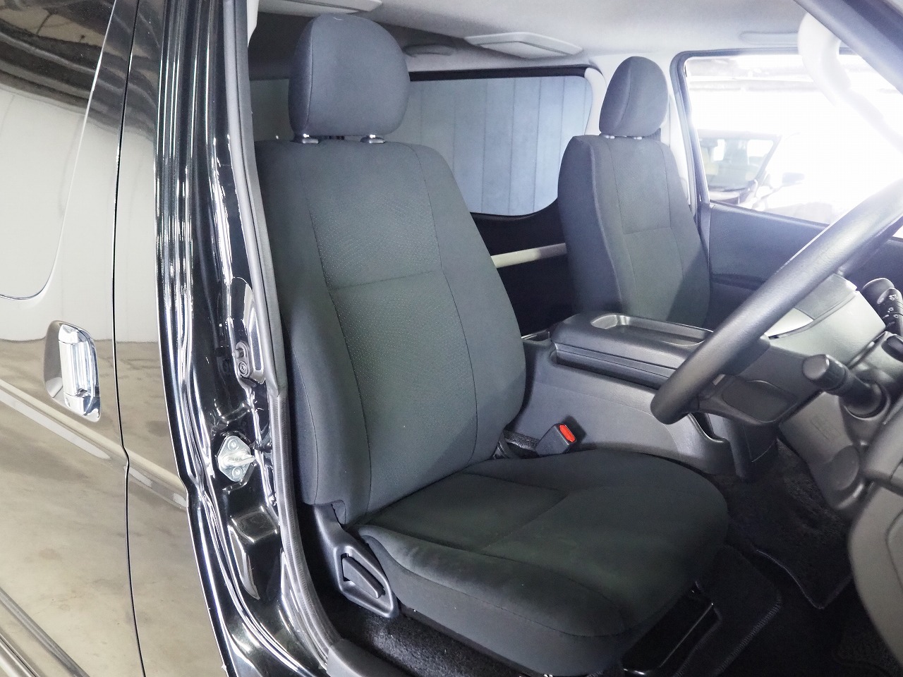 キャンピングカー バンコン ﾊｲｴｰｽ ｱﾙﾄﾋﾟｱｰﾉ 4WD　ｲﾝﾊﾞｰﾀｰ1500W