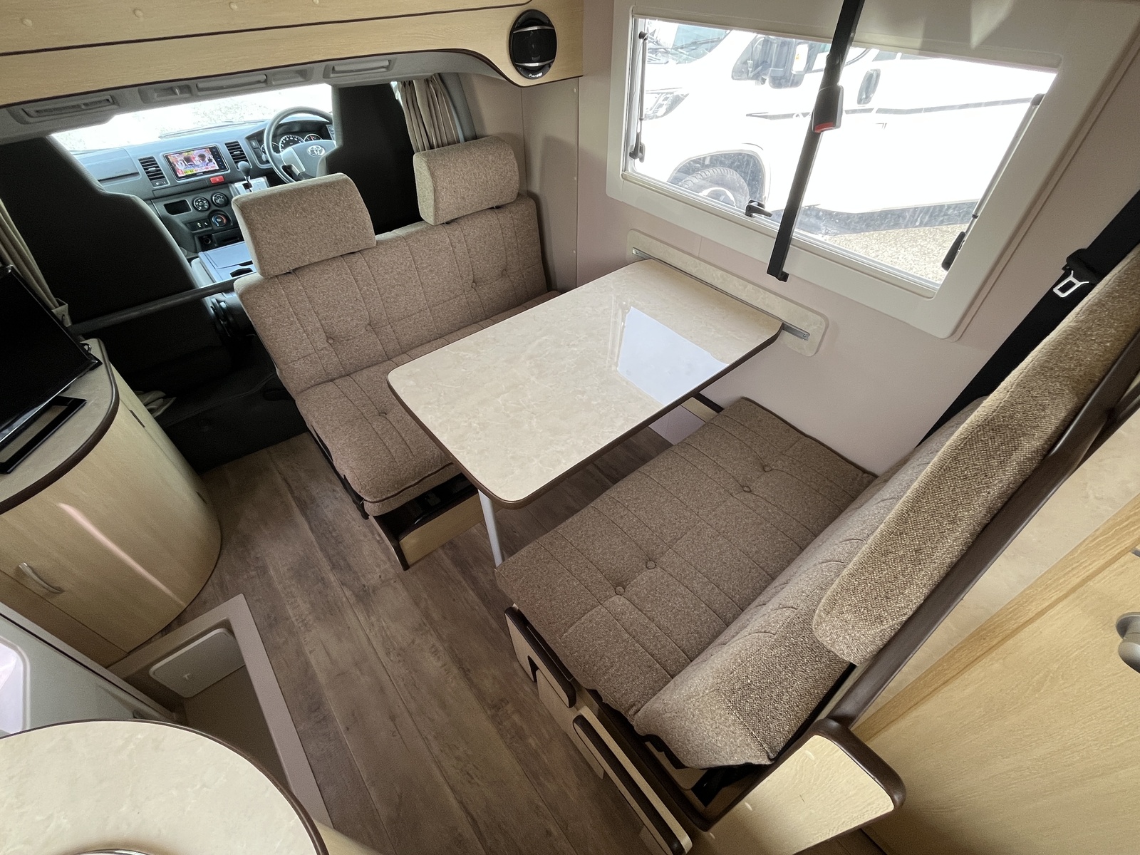 キャンピングカー キャブコン ｾｷｿｰﾎﾞﾃﾞｨ ﾄﾑ200 ﾏｯｸｽﾌｧﾝ 冷蔵庫