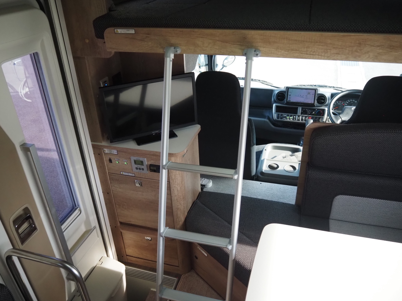 キャンピングカー キャブコン ｶﾑﾛｰﾄﾞﾅｯﾂRV ｸﾚｱﾊｲﾊﾟｰｴﾎﾞ5.3X4WD