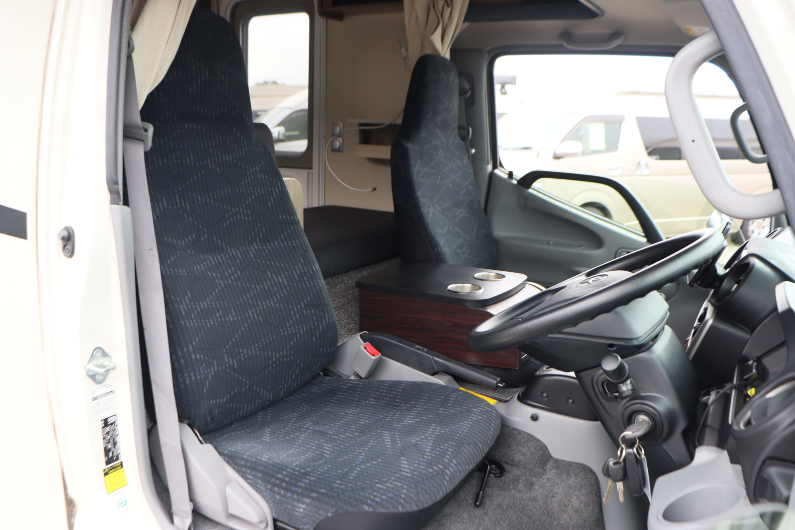 キャンピングカー キャブコン ｶﾑﾛｰﾄﾞ ﾊﾞﾝﾃｯｸ ｼﾞﾙ520 4WD