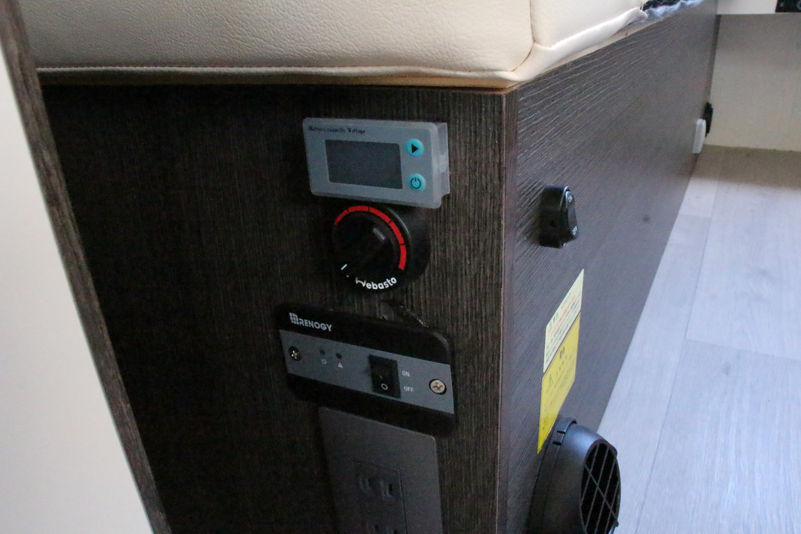 キャンピングカー トレーラー ｴｰｽｷｬﾗﾊﾞﾝ ｴｰｽ510CDL　家AC　ﾑｰﾊﾞｰ