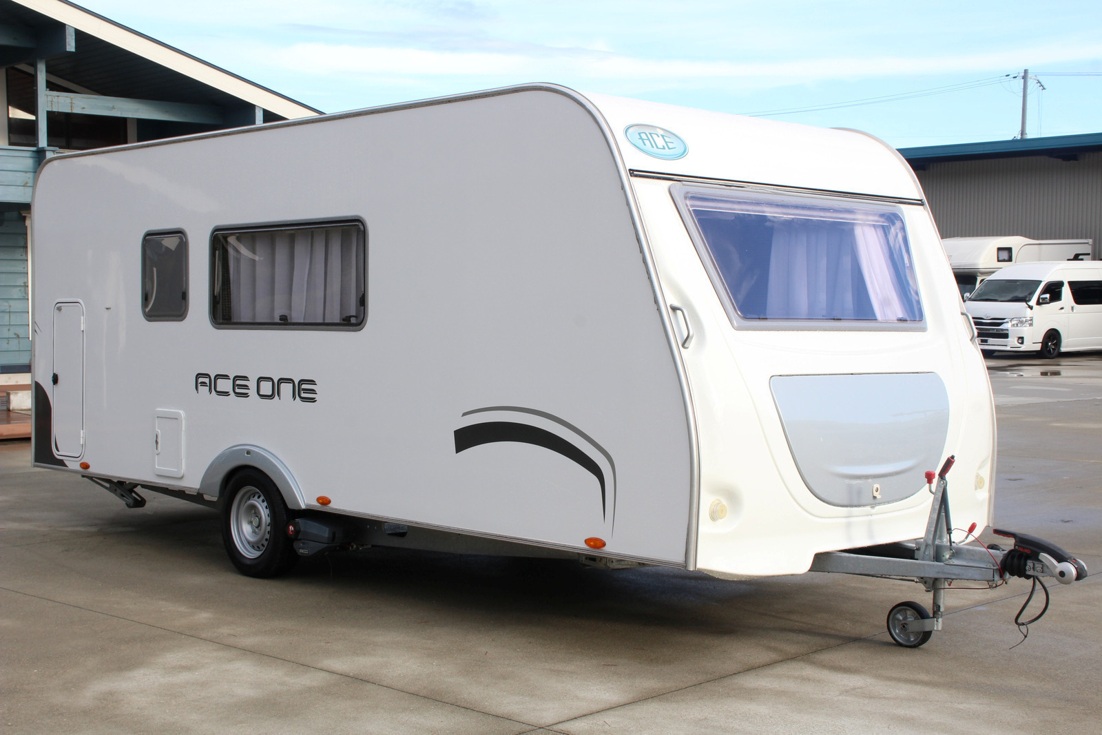 キャンピングカー トレーラー ｴｰｽｷｬﾗﾊﾞﾝ ｴｰｽ510CDL　家AC　ﾑｰﾊﾞｰ