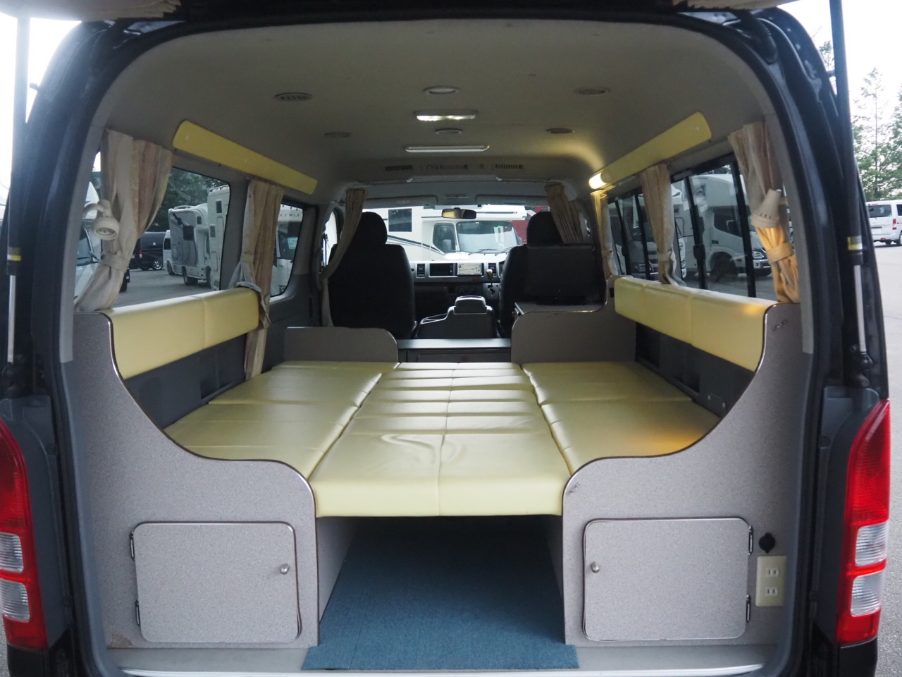 キャンピングカー バンコン ﾊｲｴｰｽ かｰいんてりあ高橋 ﾘﾗｯｸｽﾜｺﾞﾝ 4WD