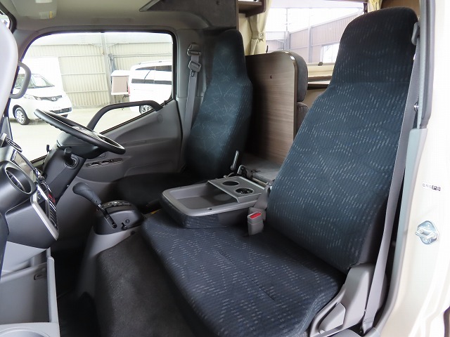 キャンピングカー キャブコン ｶﾑﾛｰﾄﾞ 東和 ｳﾞｫｰﾝR2B 家庭用ｴｱｺﾝ