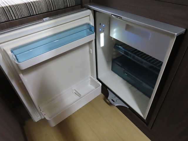 キャンピングカー キャブコン ｶﾑﾛｰﾄﾞ 東和 ｳﾞｫｰﾝR2B 家庭用ｴｱｺﾝ